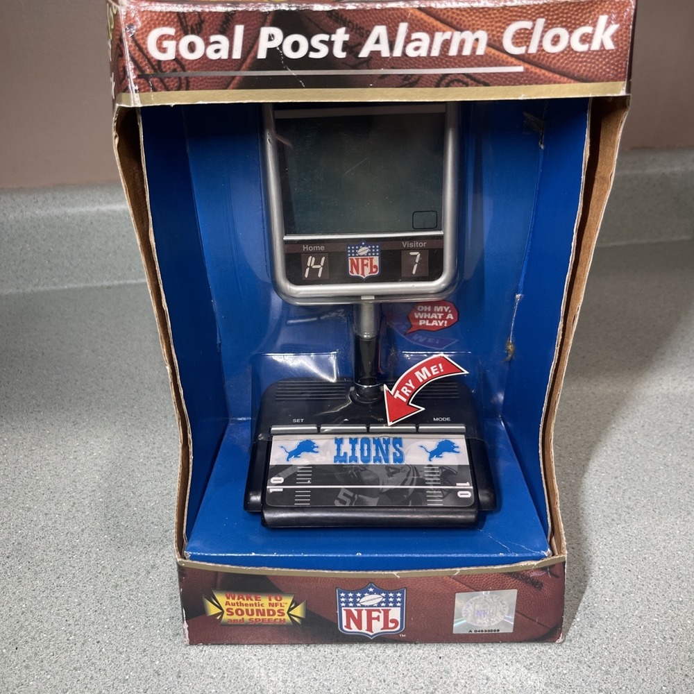 Rare Vintage NFL Lions Goal Post Alarm Clock Scoreboard Display In Original Box